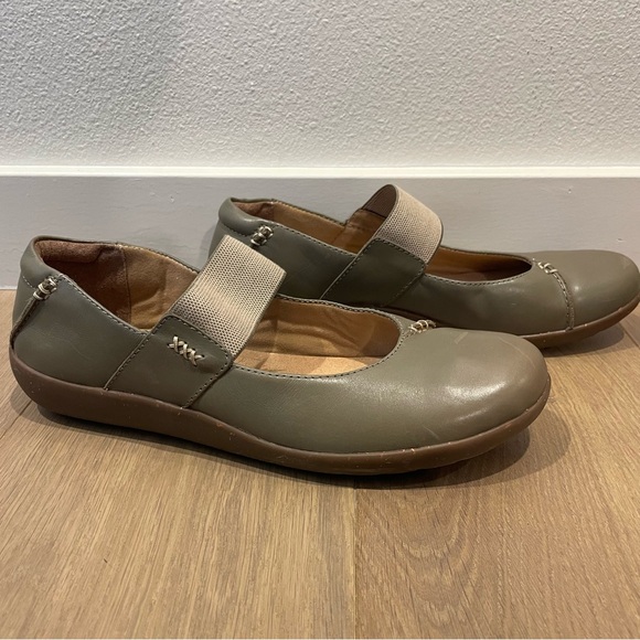 Clarks sage Medora Elie slip on Mary Jane flat - Picture 3 of 8